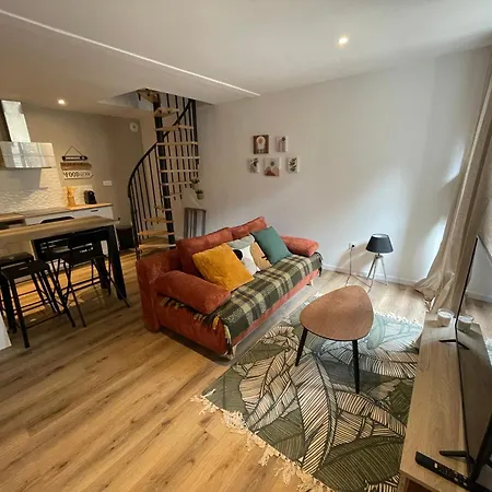 Apartman De La Cour Au Grenier 2 *