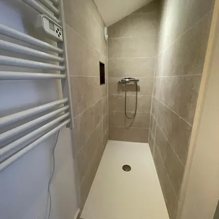 De La Cour Au Grenier 2 Apartman Chauvigny