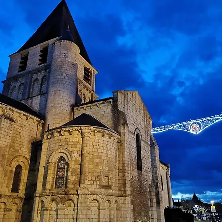 De La Cour Au Grenier 2 شقة
